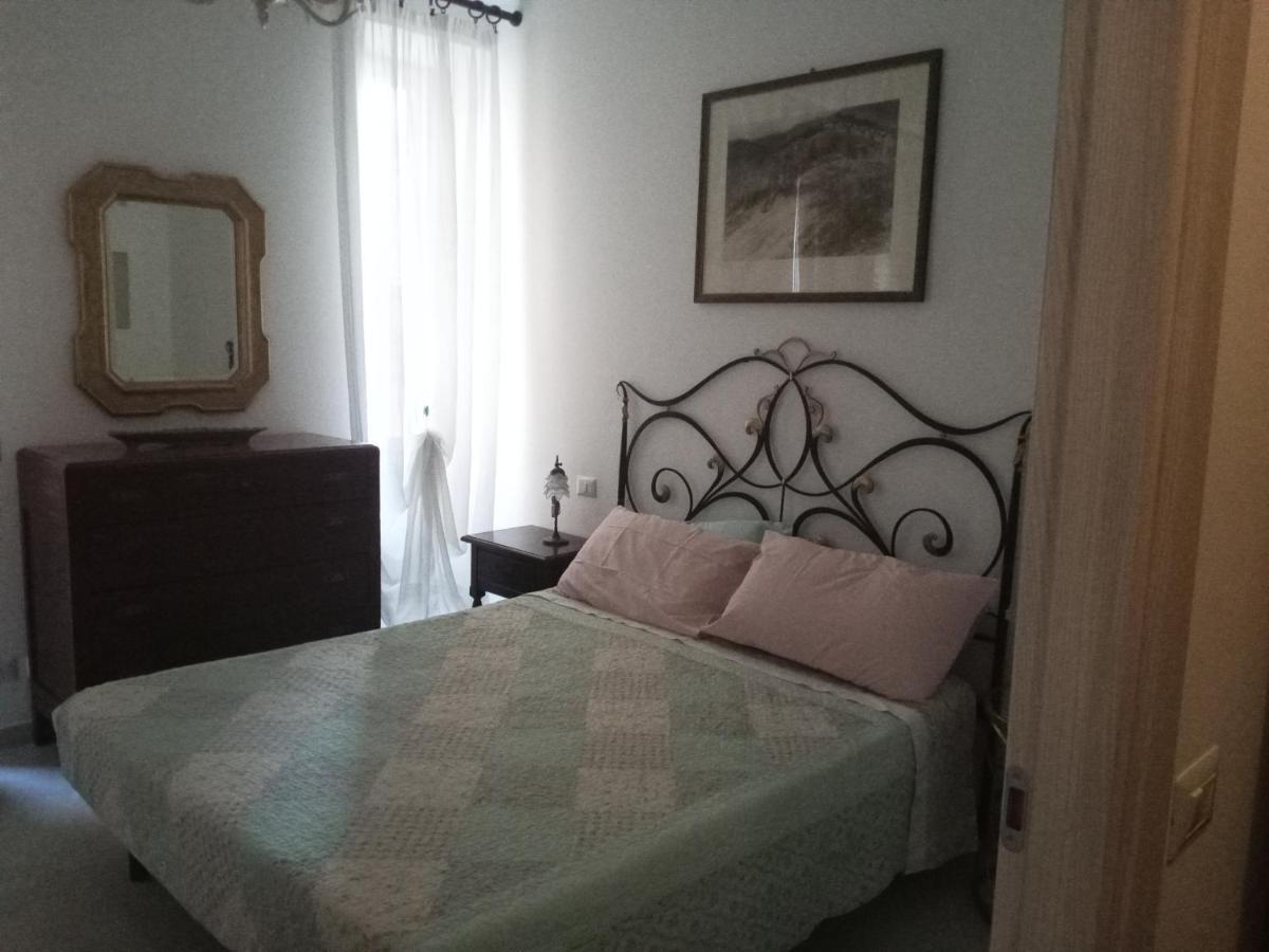 Vila La Corte Di Paola 1 E 2 Janov Exteriér fotografie