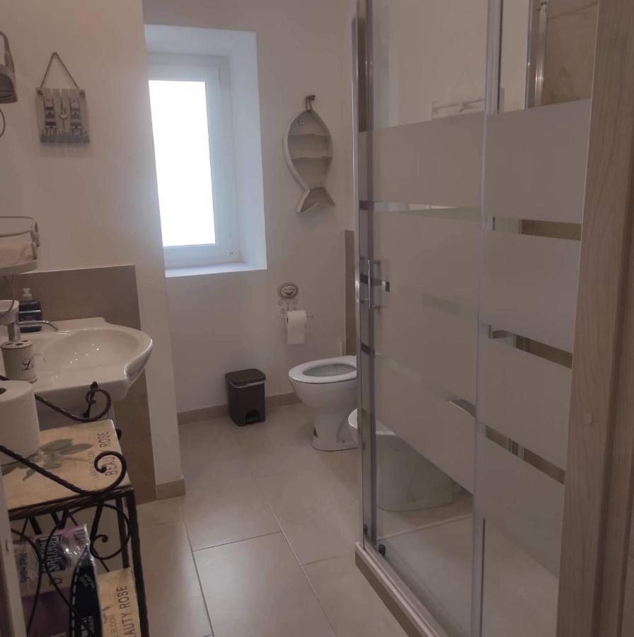 Vila La Corte Di Paola 1 E 2 Janov Exteriér fotografie